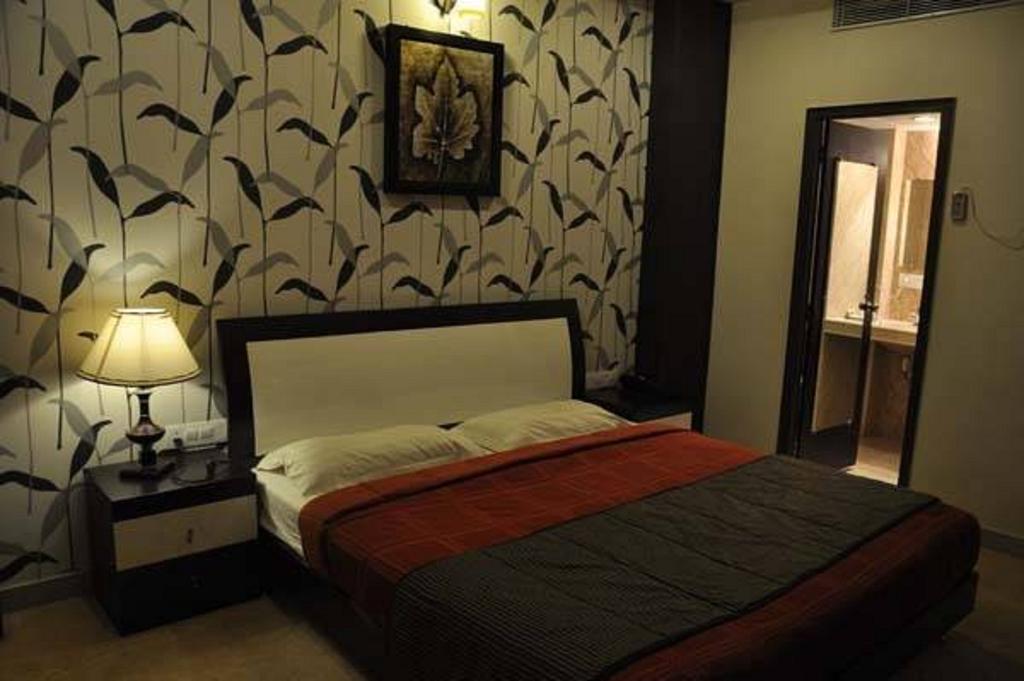 Seven Sky Clarks Exotica Hotel Bhuj Phòng bức ảnh