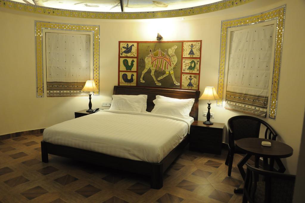 Seven Sky Clarks Exotica Hotel Bhuj Phòng bức ảnh