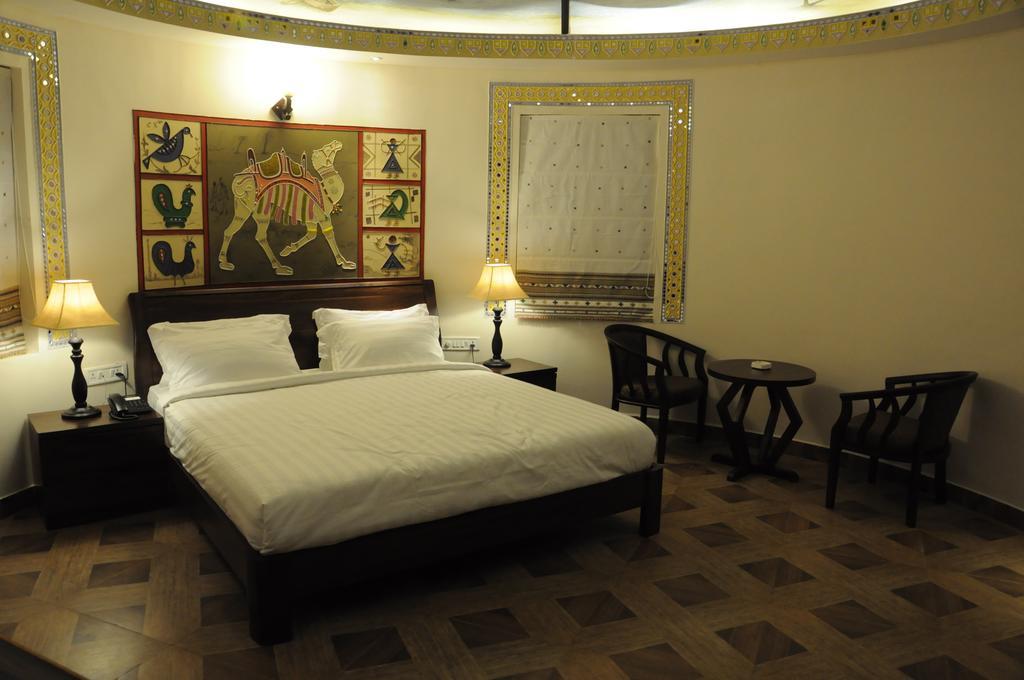 Seven Sky Clarks Exotica Hotel Bhuj Phòng bức ảnh