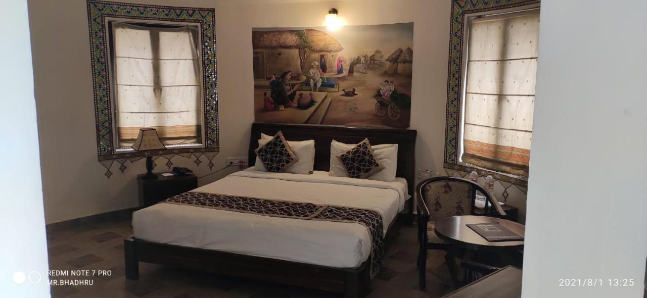 Seven Sky Clarks Exotica Hotel Bhuj Ngoại thất bức ảnh