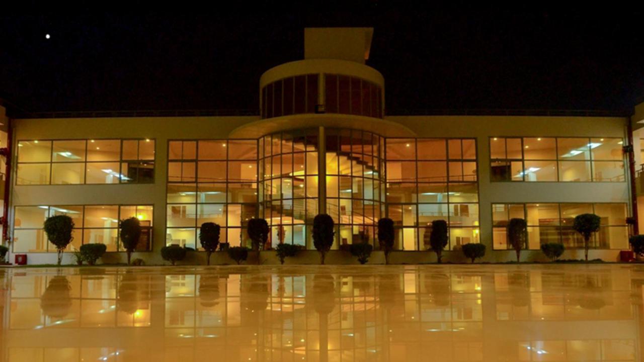 Seven Sky Clarks Exotica Hotel Bhuj Ngoại thất bức ảnh