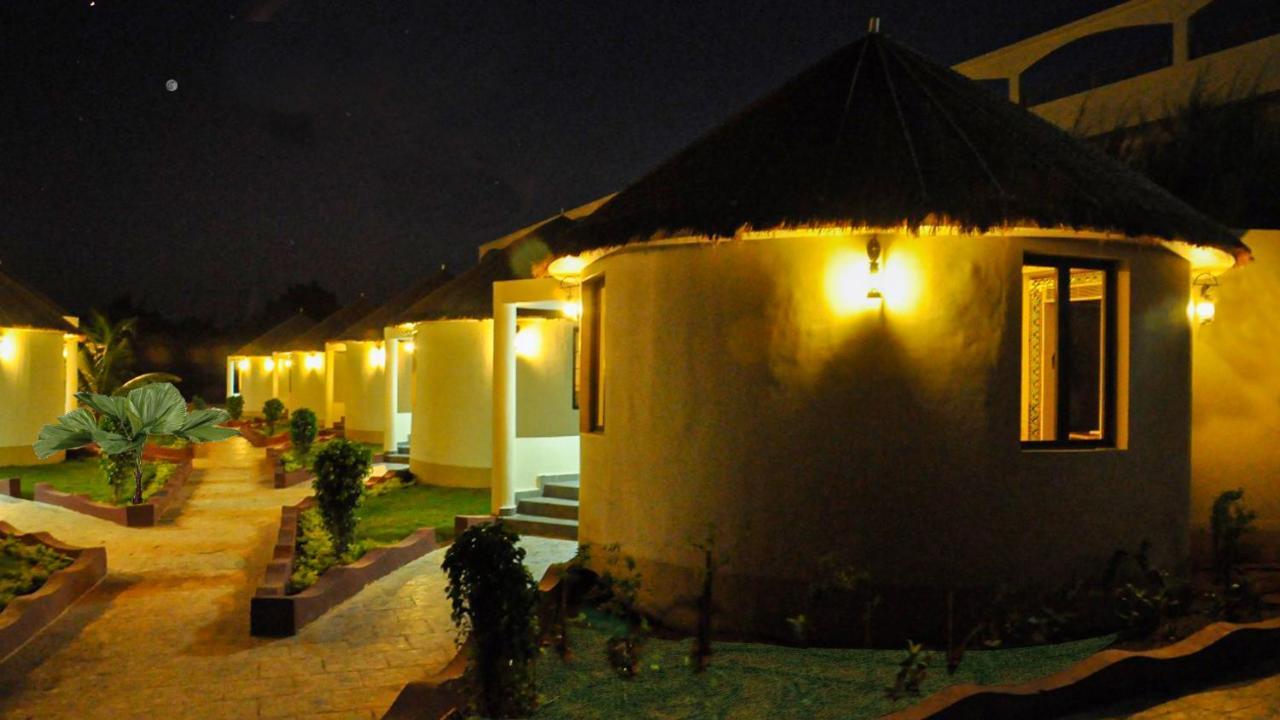 Seven Sky Clarks Exotica Hotel Bhuj Ngoại thất bức ảnh
