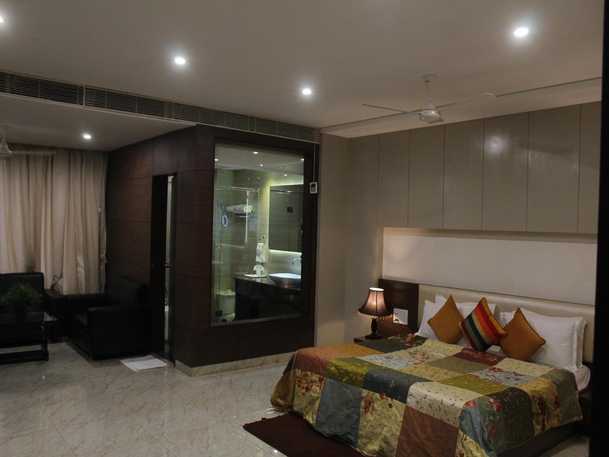 Seven Sky Clarks Exotica Hotel Bhuj Ngoại thất bức ảnh