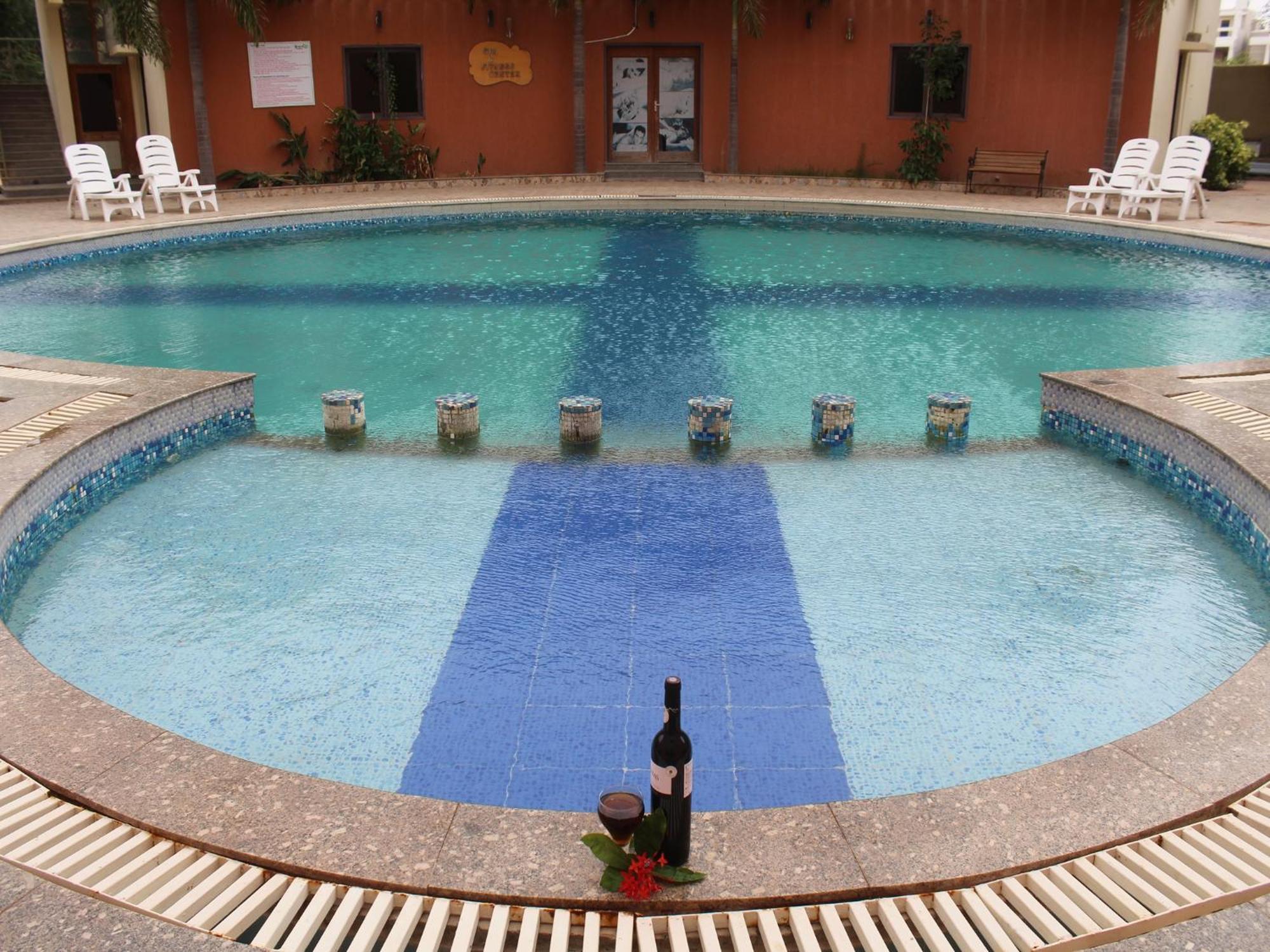 Seven Sky Clarks Exotica Hotel Bhuj Ngoại thất bức ảnh