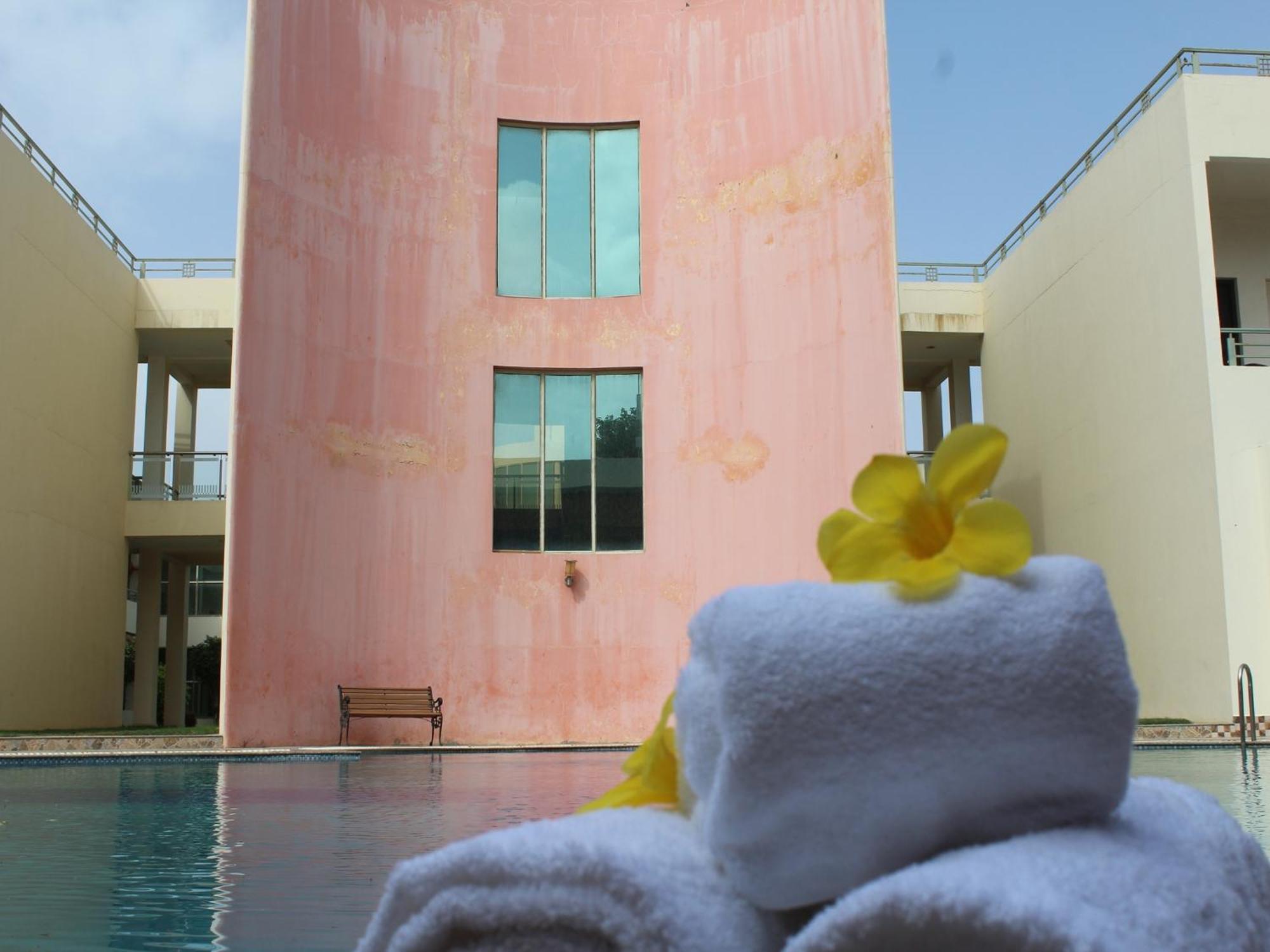 Seven Sky Clarks Exotica Hotel Bhuj Ngoại thất bức ảnh